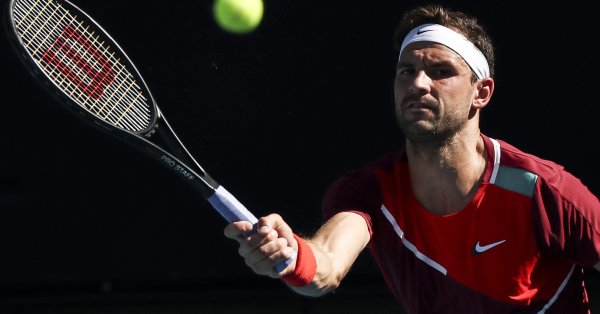 Хасковлията трябваше да играе както на сингъл така и на