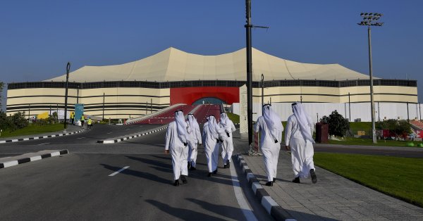 Стадионът символизира прехода между миналото и бъдещето на Катар Отвън