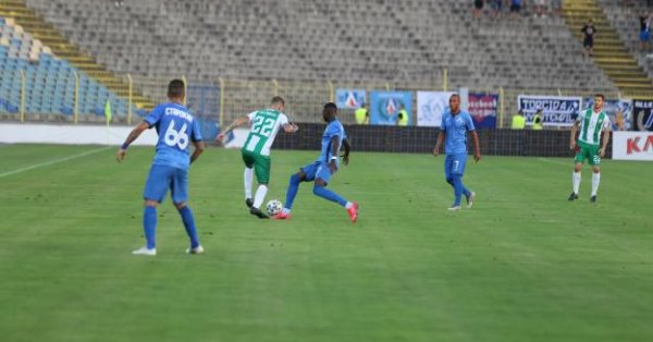 Играта е много трудно да бъде анализирана защото про shy сто такава