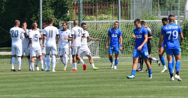 Левски завърши 1 1 срещу Левски Лом в контролна среща играна
