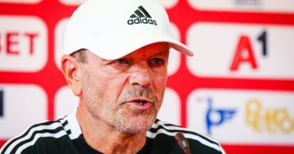 Треньроът на ЦСКА Стойчо Младенов коментира успеха над Осиек и