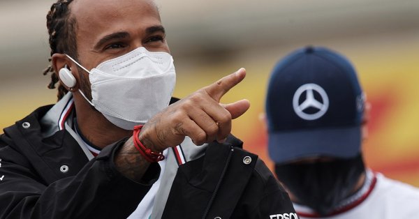 Люис Хамилтън ще прибере 80 милиона паунда според условията в