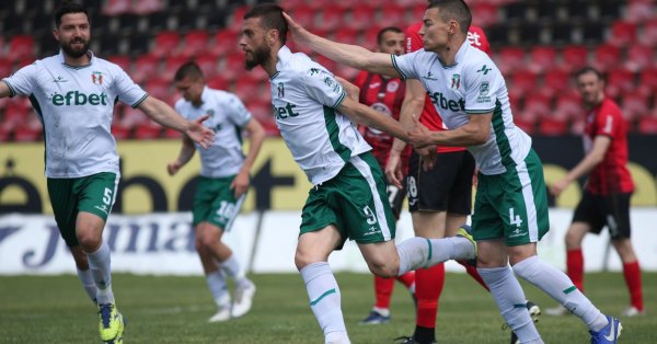 Янтра победи с 3:1 като гост Локомотив София в мач