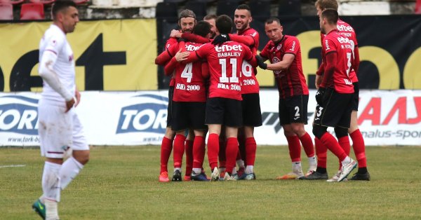 Локомотив София ще изпробва албански офанзивен халф в днешната контрола