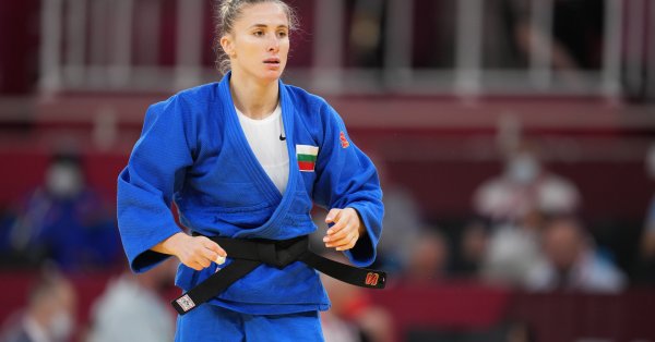 Ивелина Илиева започна с убедителна победа участието си на олимпийския
