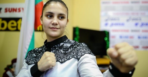 Българската федерация по карате продължава да пише златни страници в
