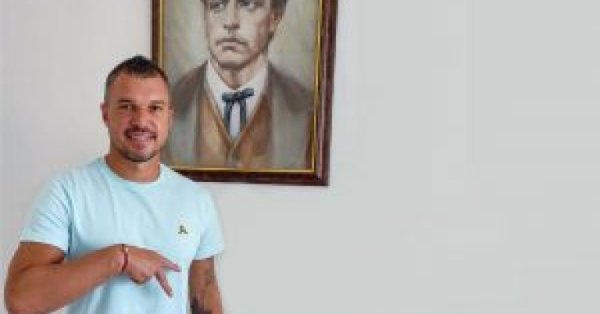 Нападателят Валери Божинов подписа едногодишен договор с Левски днес Футболистът
