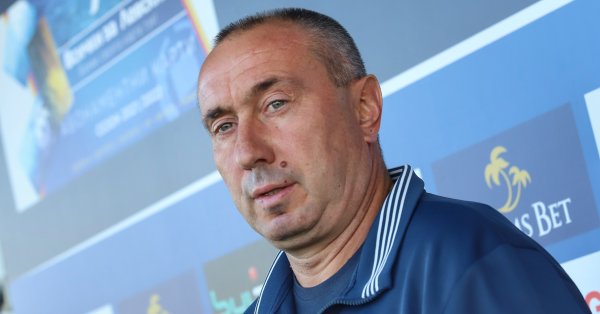 Група от 18 футболисти определи старши треньорът на Левски Станимир