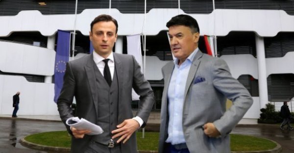 Президентът на Българския футболен съюз Борислав Михайлов използва новосъздадения си