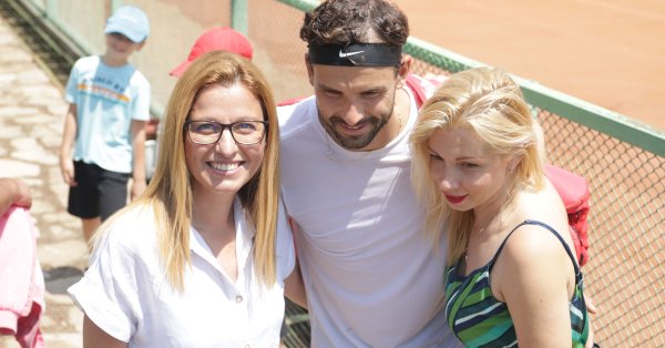 Най-добрият ни тенисист Григор Димитров заведе приятелка си Лолита Османова