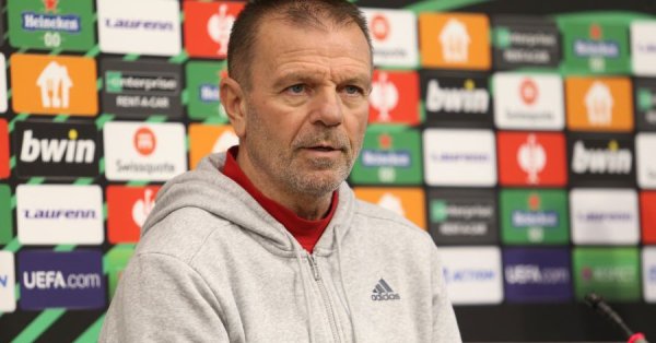 Треньорът на ЦСКА Стойчо Младенов започва да налага естонския национал
