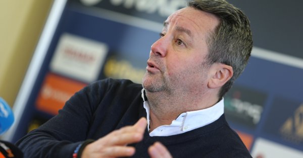 Сърбинът ще пристигне в петък но ще гледа от трибуните