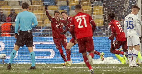 Байерн Мюнхен победи Динамо Киев с 2 1 като гост в