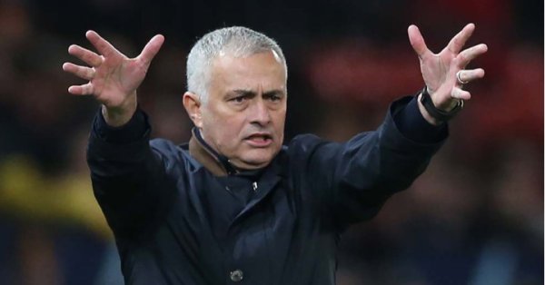 Николо е креативен футболист срещу него постоянно извършват нарушения но