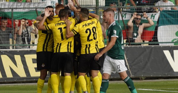 Ботев Пловдив започна сезона с успех над завърналия се в