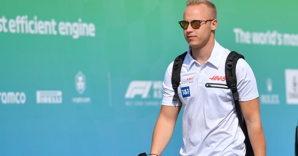 Впоследствие обаче от Британския Моторен спорт решиха да забранят участието