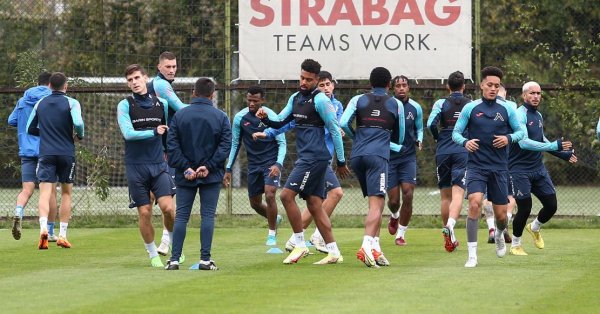 Левски също влиза в двубоя днес след победа в събота