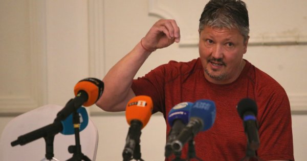 Бившият треньор на ЦСКА Любослав Пенев се съгласил да поеме