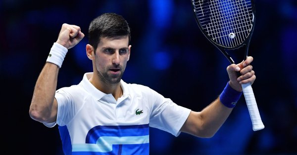 На 5 януари Новак Джокович пристигна в Мелбърн за Аустрелиън