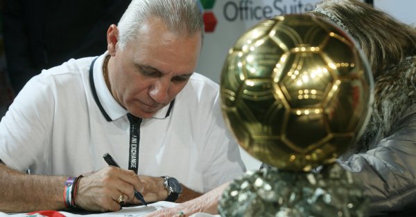 Той не пропускаше да отправи своите пожелания за успех и