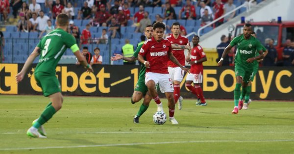 Аржентинският плеймейкър на ЦСКА Федерико Варела е все по близо