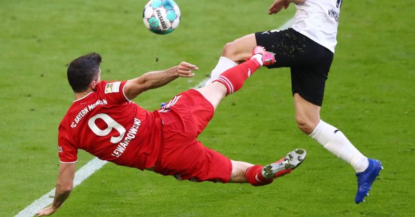 Байерн Мюнхен разгроми Борусия Мьонхенгладбах с 6 0 на своя стадион