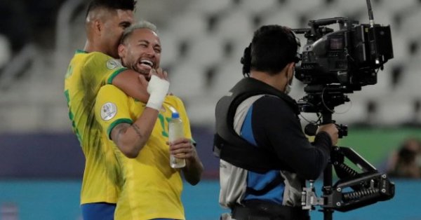 Голямата звезда на бразилския футбол Неймар е бесен срещу бразилците