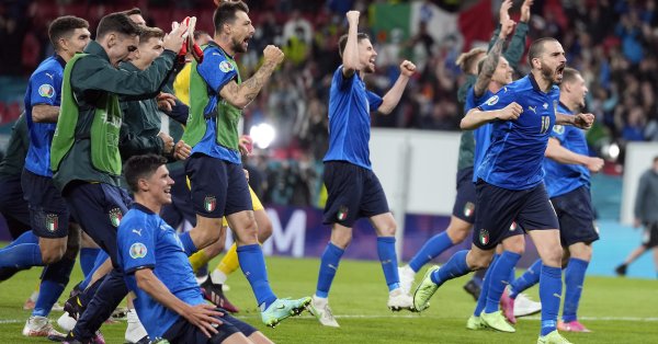 Италианските медии изразяват радостта си от класирането на тима на