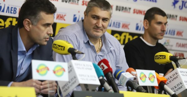 Президентът на Българската федерация по волейбол Любомир Ганев който в