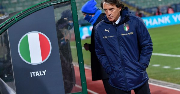 Селекционерът на Италия Роберто Манчини използвал времето преди мача с