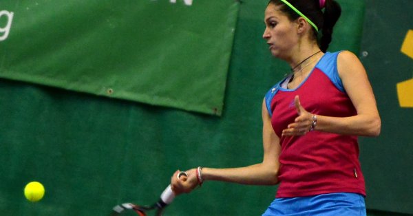 Изабелла Шиникова отпадна на четвъртфиналите на турнира от ITF в