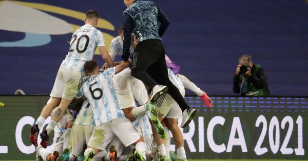 Олимпийският отбор по футбол на Аржентина записа първа победа на