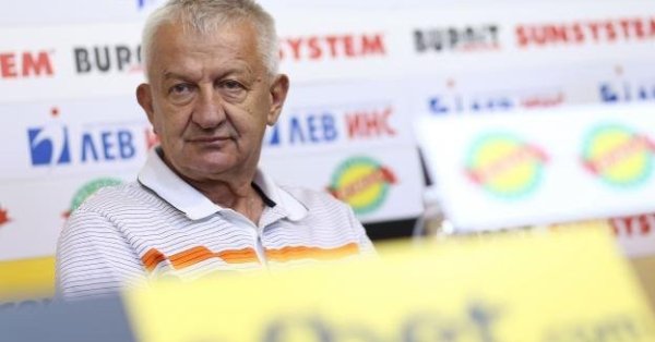 Фенове на Локомотив Пловдив са инициирали среща с боса Христо