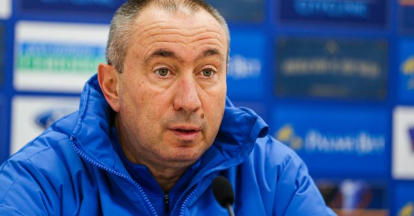 Инициатор на това е бил треньорът Станимир Стоилов който обикновено