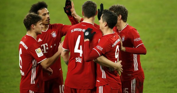 Ханзи Флик може да донесе шести трофей за Байерн в