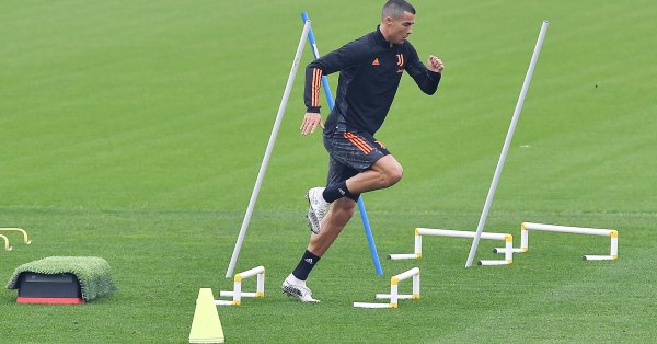 Той е невеж Вече две години е в Италия но