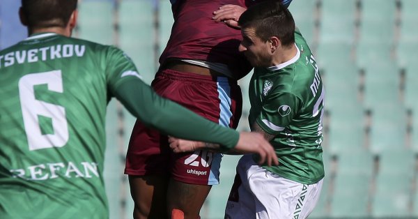 Берое задържа двама от основните си български играчи пише Тема