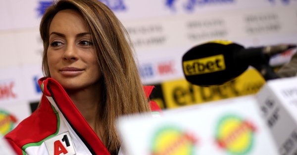 Най добрата българска сноубордистка в историята Александра Жекова обяви че ще