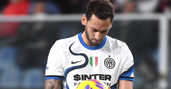 Милан оглавява класирането на Серия А след 30 мача с