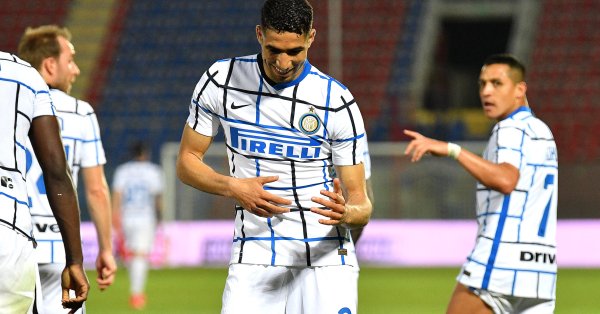 Челси изпраща втора оферта за защитника на Интер Ашраф Хакими