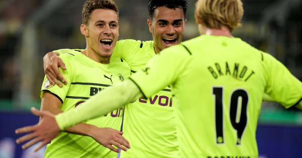Борусия Дортмунд се класира за осминафиналите в турнира за Купата