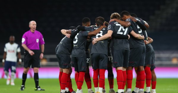 Брентфорд спечели финалния плейоф срещу Суонзи с 2 0 на Националния