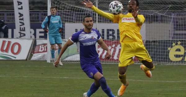 Тежък мач стана не беше от най красивите чисто футболно Точката