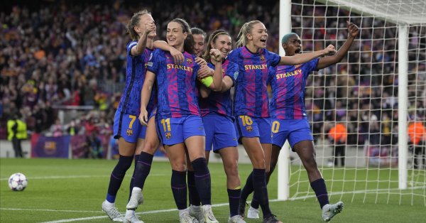 Барселона която достигна до полуфиналите на Шампионската лига след победа
