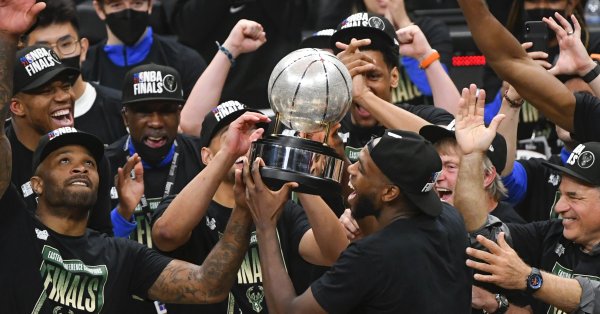 Баскетболистите на Милуоки стигнаха финала в НБА за първи път