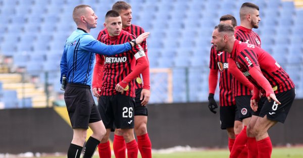 През зимата Локо Сф привлече халфа Симеон Славчев 28 г