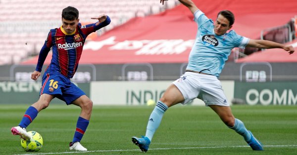 От Барселона обмислят да предложат нов договор на халфа Педри