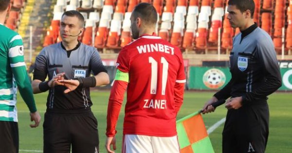 Капитанът на ЦСКА Петър Занев има нов отбор Бранителят напуска червените