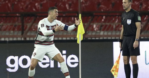 Звездата на световния футбол Кристиано Роналдо направи полудя в Белград