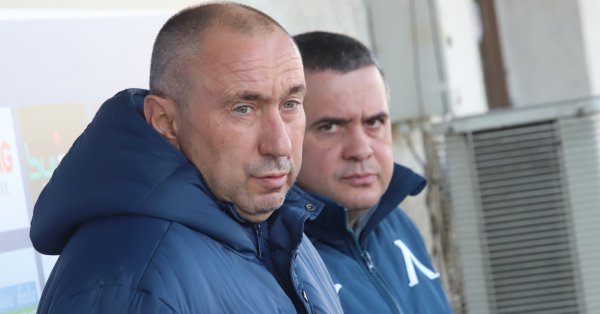 Треньорът коментира отстраняването на Здравко Димитров и Димитър Костадинов от